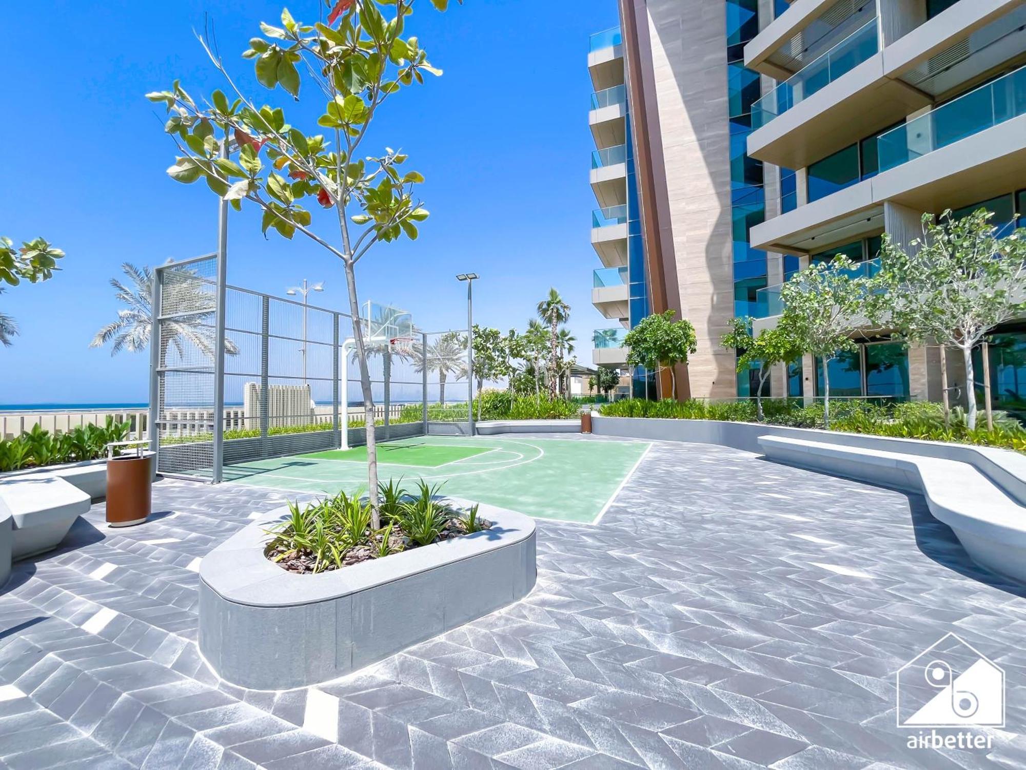 Seafront Serenity Palm Escape With Pool Access Appartement *