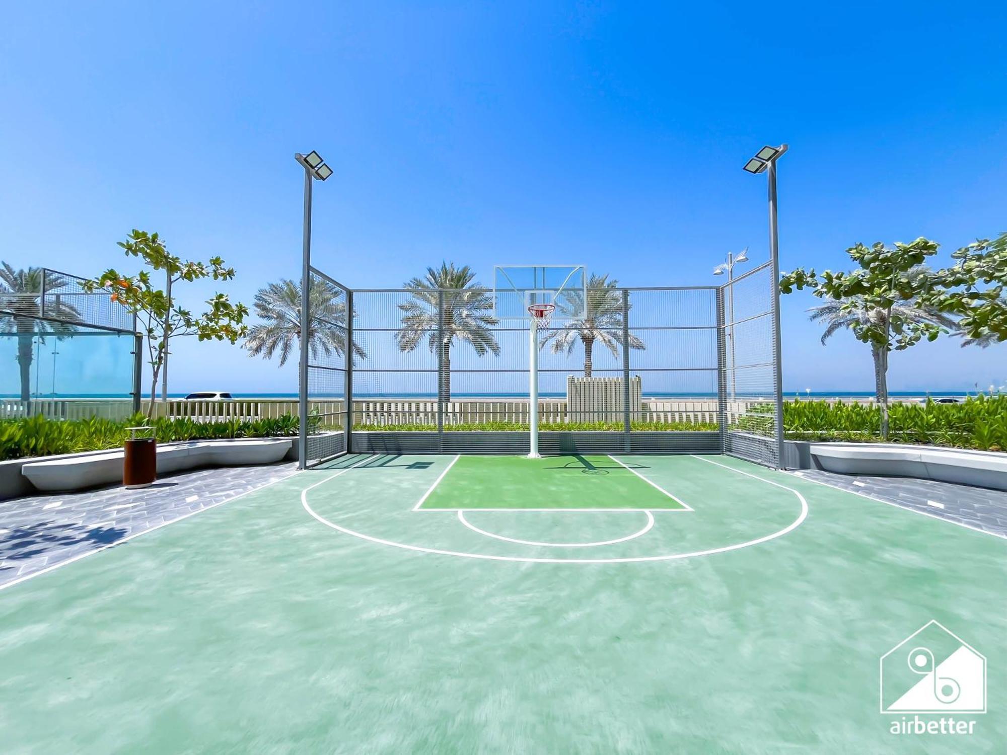 Seafront Serenity Palm Escape With Pool Access *